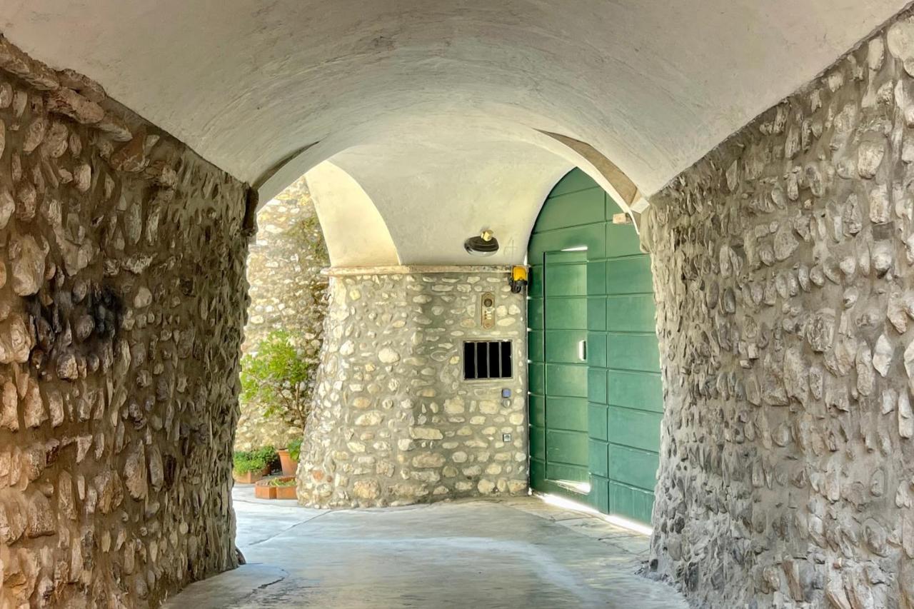 Appartement Borgo Dei Sogni à San Felice del Benaco Extérieur photo