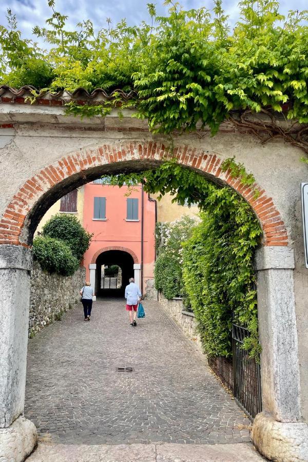 Appartement Borgo Dei Sogni à San Felice del Benaco Extérieur photo