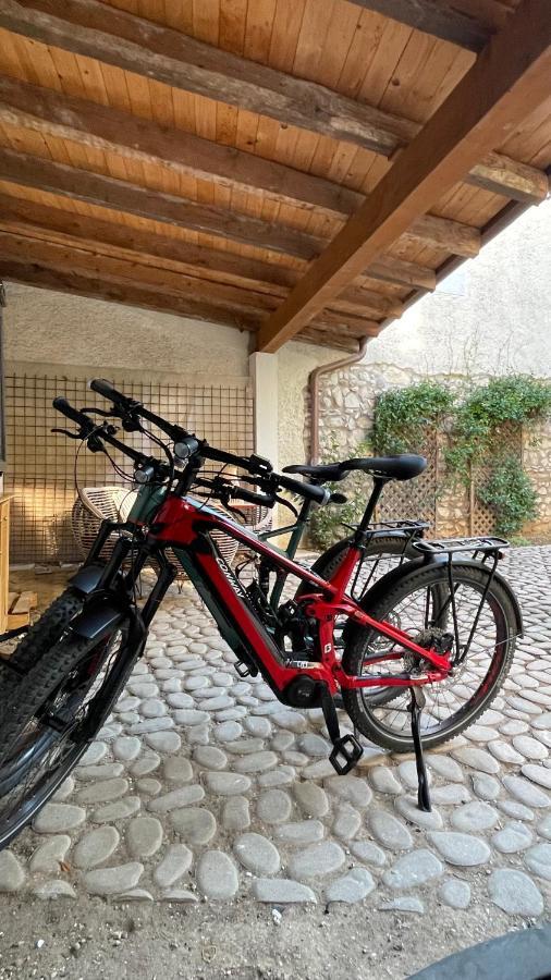 Appartement Borgo Dei Sogni à San Felice del Benaco Extérieur photo