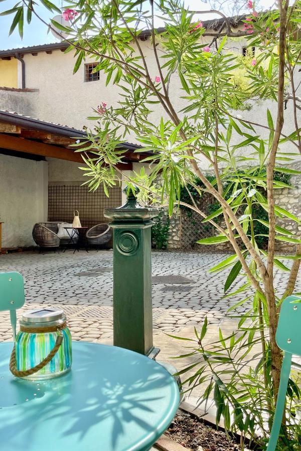 Appartement Borgo Dei Sogni à San Felice del Benaco Extérieur photo